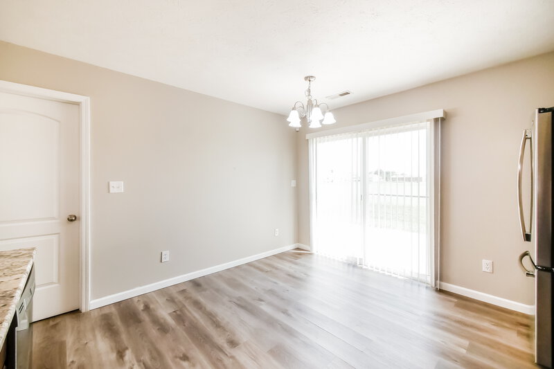 1,630/Mo, 6439 Emerald Springs Dr Indianapolis, IN 46221 Dining Room View