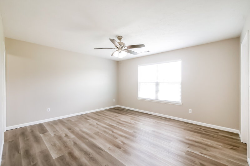 1,630/Mo, 6439 Emerald Springs Dr Indianapolis, IN 46221 Main Bedroom View 2