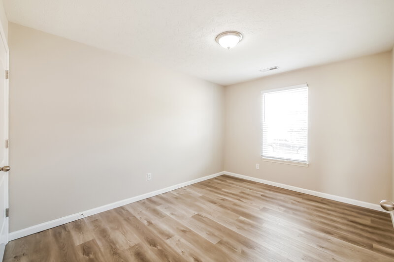 1,630/Mo, 6439 Emerald Springs Dr Indianapolis, IN 46221 Bedroom View