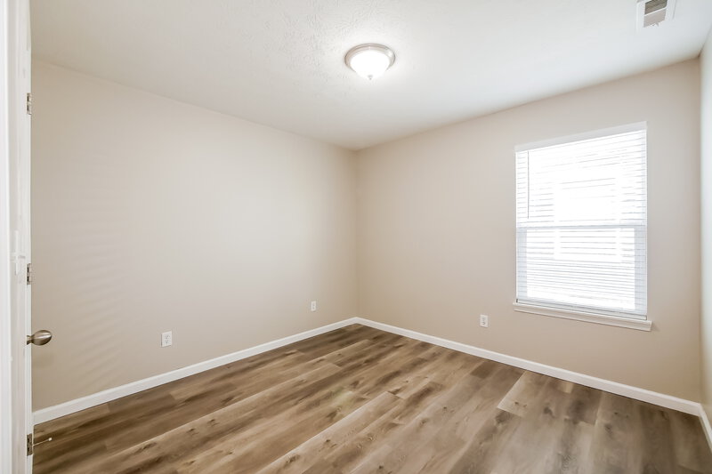 1,630/Mo, 6439 Emerald Springs Dr Indianapolis, IN 46221 Bedroom View 2