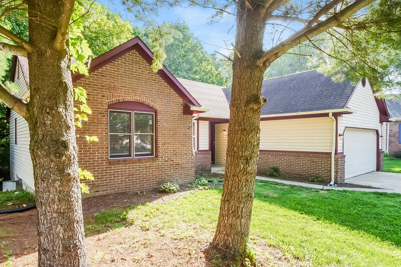 1,760/Mo, 5865 Petersen Ct Indianapolis, IN 46254 Front View