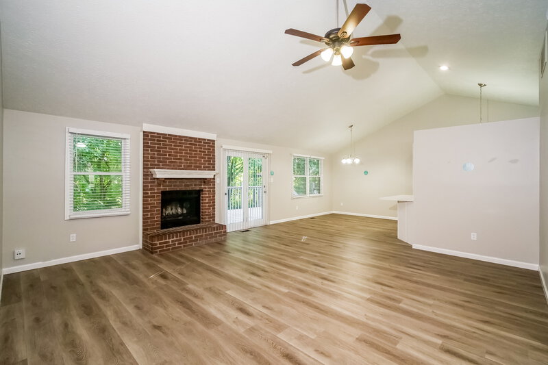 1,760/Mo, 5865 Petersen Ct Indianapolis, IN 46254 Living Room View