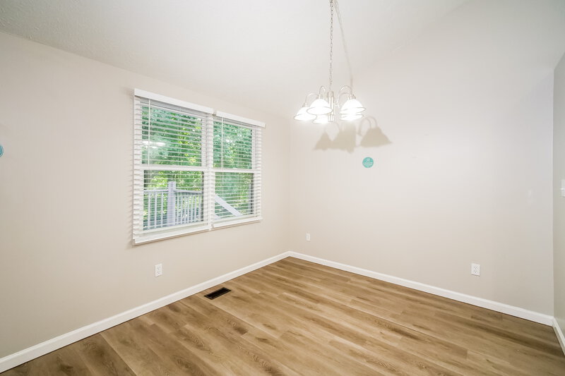 1,760/Mo, 5865 Petersen Ct Indianapolis, IN 46254 Dining Room View