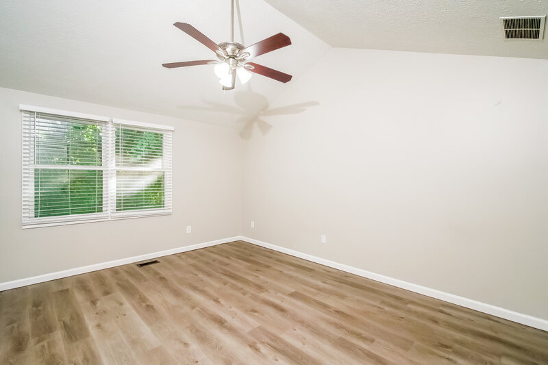 1,760/Mo, 5865 Petersen Ct Indianapolis, IN 46254 Main Bedroom View