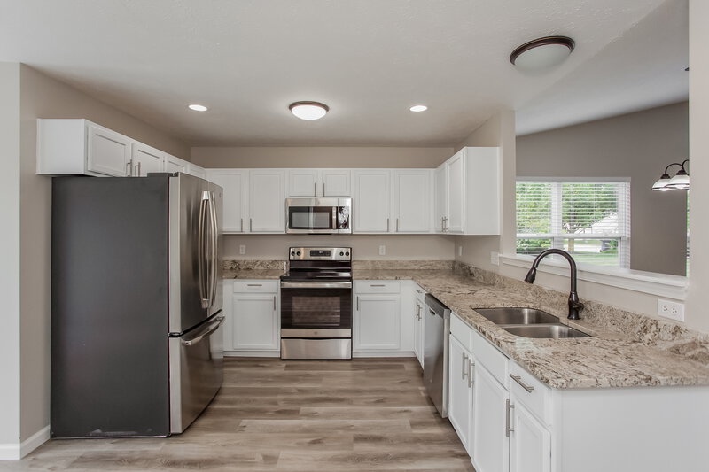 2,090/Mo, 16901 Peach Ln Noblesville, IN 46062 Kitchen View