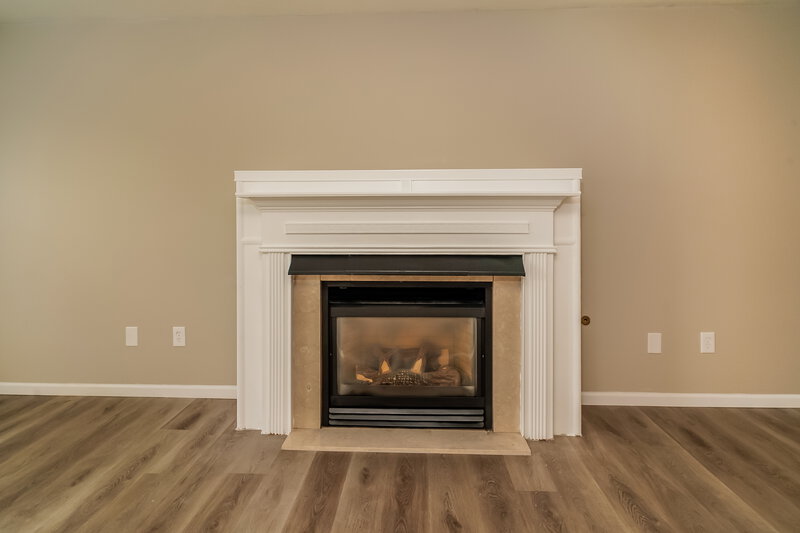 1,960/Mo, 605 Sun Ridge Blvd Avon, IN 46123 Living Room View 2