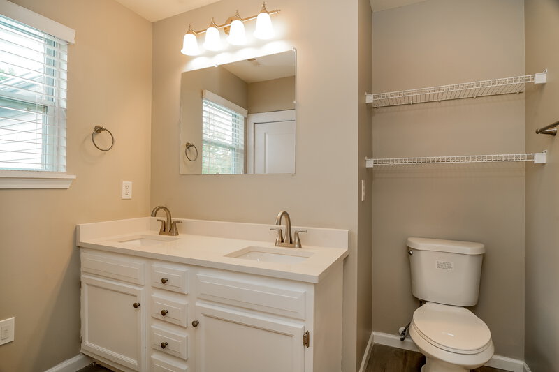 1,960/Mo, 605 Sun Ridge Blvd Avon, IN 46123 Main Bathroom View