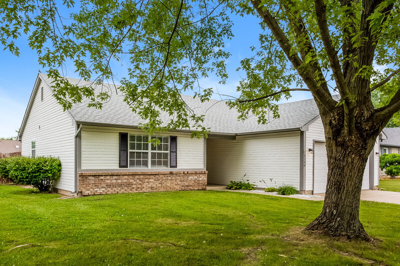 1,720/Mo, 6204 Glenshire Ln Indianapolis, IN 46237 Front View