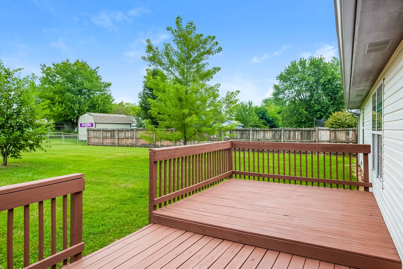 1,720/Mo, 6204 Glenshire Ln Indianapolis, IN 46237 Deck View