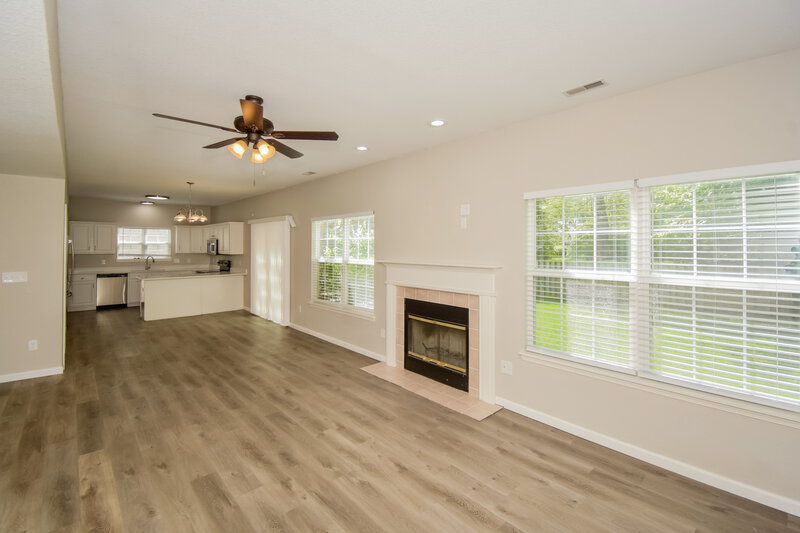 2,105/Mo, 10823 Roundtree Rd Fishers, IN 46037 Living Room View 2