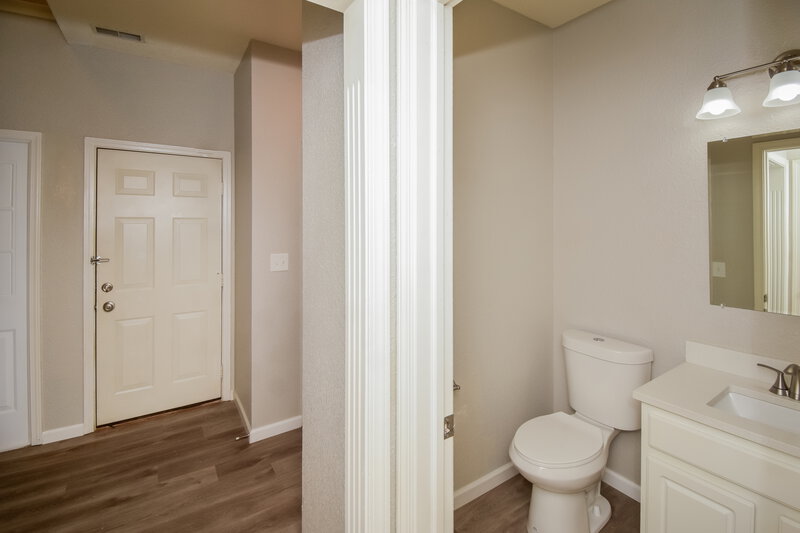 2,105/Mo, 10823 Roundtree Rd Fishers, IN 46037 Bathroom View 2