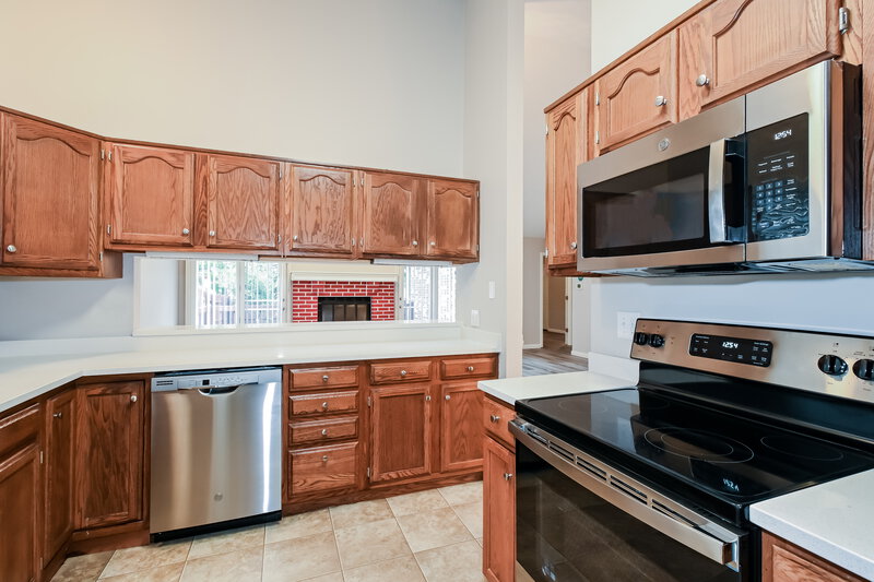 1,840/Mo, 1068 W Southport Rd Indianapolis, IN 46217 Kitchen View