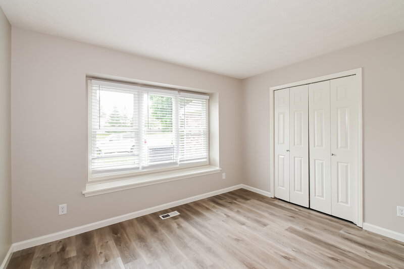 1,840/Mo, 1068 W Southport Rd Indianapolis, IN 46217 Main Bedroom View