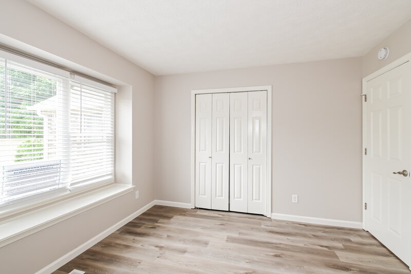 1,840/Mo, 1068 W Southport Rd Indianapolis, IN 46217 Main Bedroom View 2