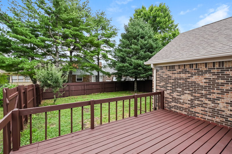 1,840/Mo, 1068 W Southport Rd Indianapolis, IN 46217 Deck View