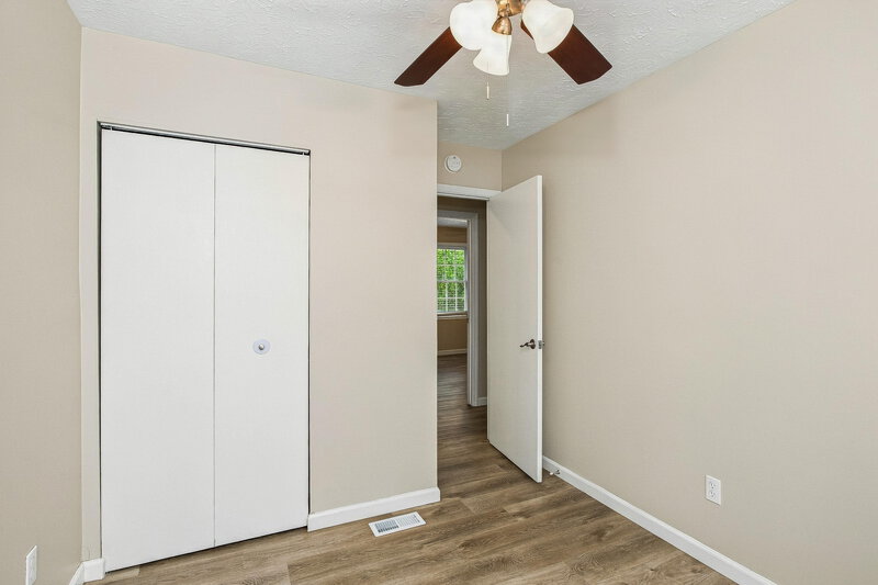 2,175/Mo, 532 Hunters Trail Greenwood, IN 46142 Bedroom View