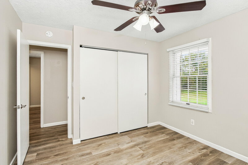 2,175/Mo, 532 Hunters Trail Greenwood, IN 46142 Bedroom View 4