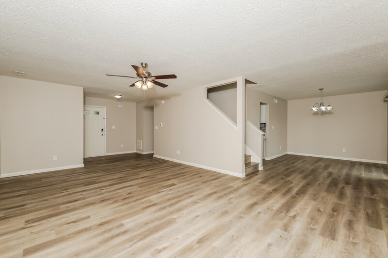 2,710/Mo, 649 Meadows Edge Ln Indianapolis, IN 46217 Living Room View