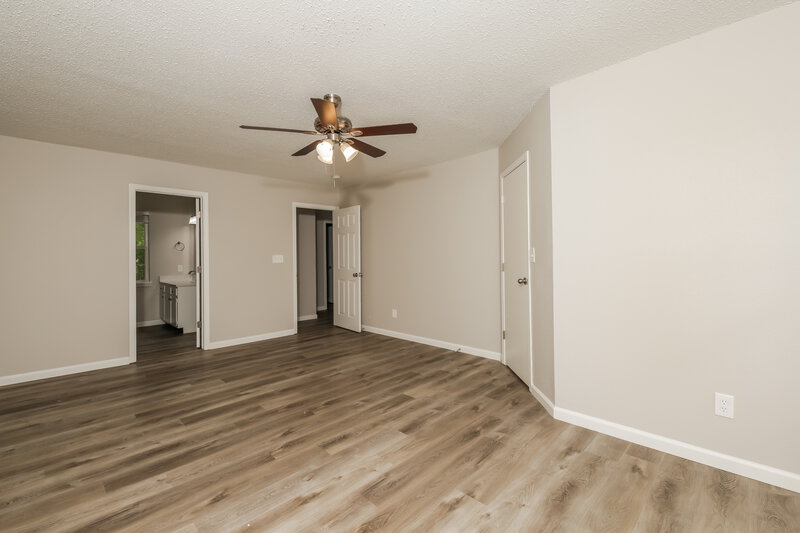 2,710/Mo, 649 Meadows Edge Ln Indianapolis, IN 46217 Main Bedroom View