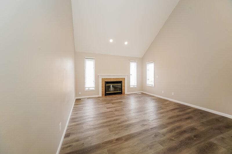 1,975/Mo, 130 Huddleston Dr N Indianapolis, IN 46217 Living Room View