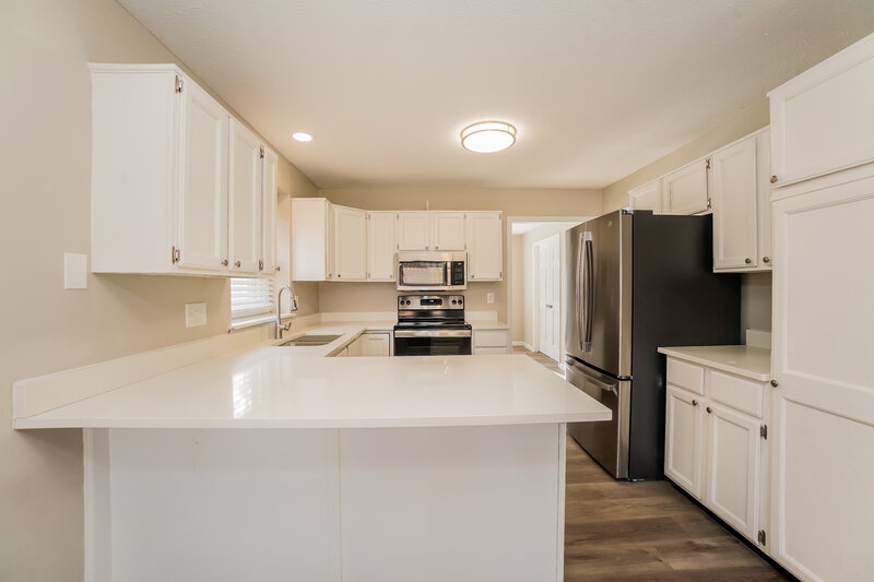 1,975/Mo, 130 Huddleston Dr N Indianapolis, IN 46217 Kitchen View
