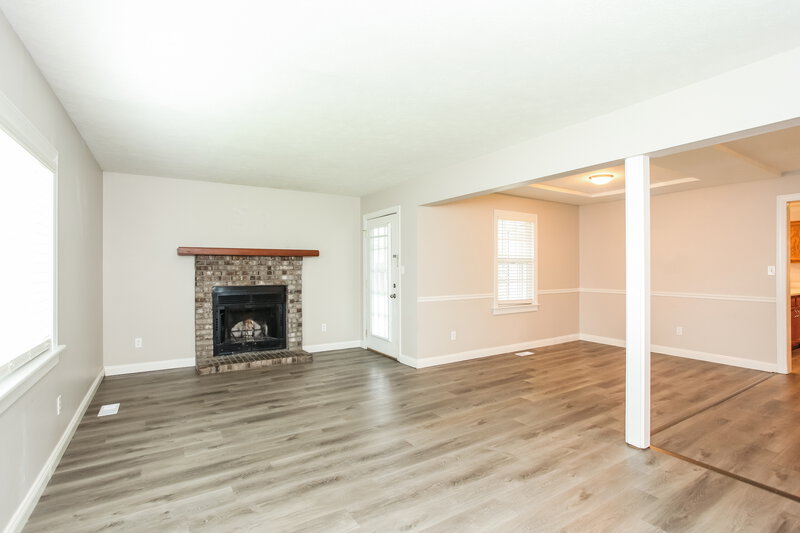 2,235/Mo, 5015 Sylvan Rd Indianapolis, IN 46228 Living Room View