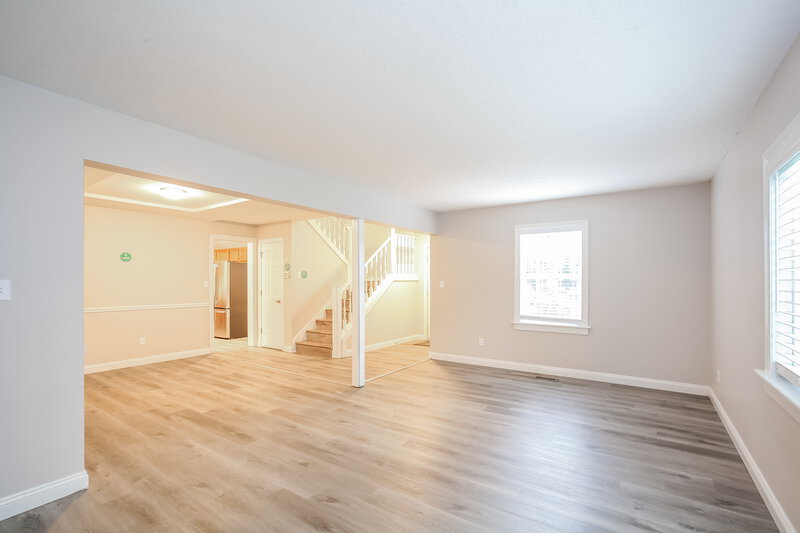 2,210/Mo, 5015 Sylvan Rd Indianapolis, IN 46228 Living Room View 2