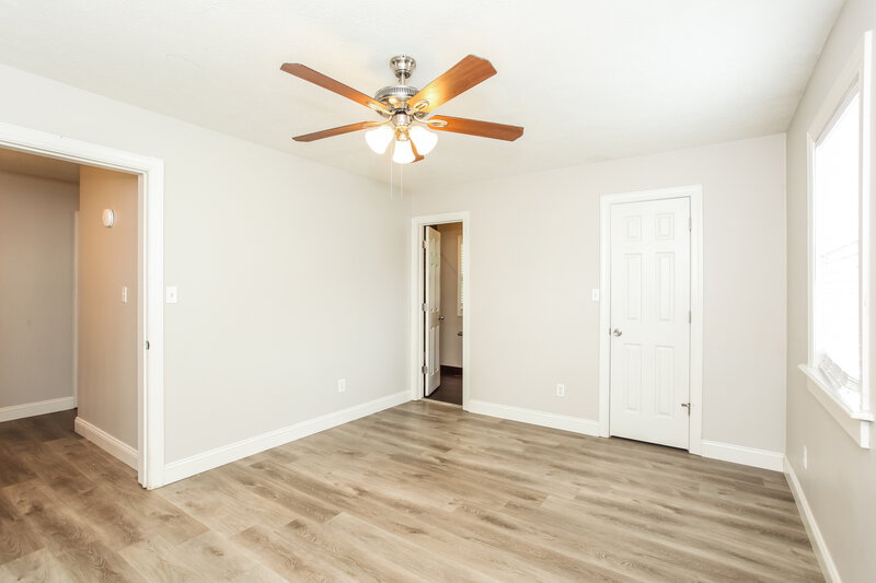 2,235/Mo, 5015 Sylvan Rd Indianapolis, IN 46228 Main Bedroom View