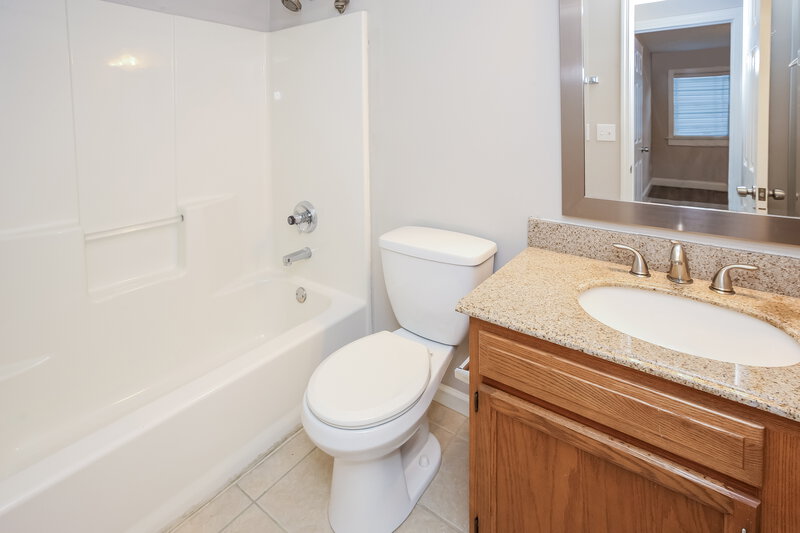 2,210/Mo, 5015 Sylvan Rd Indianapolis, IN 46228 Main Bathroom View