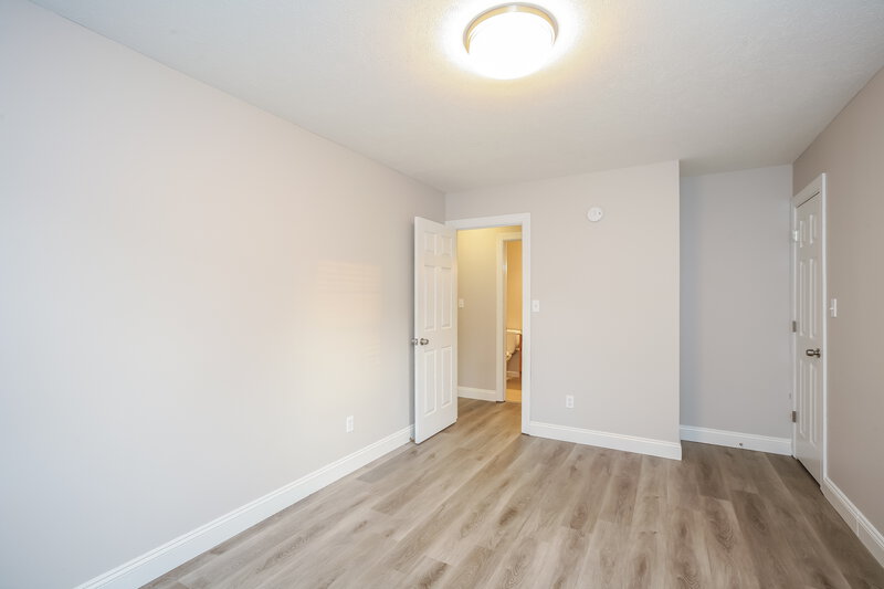 2,210/Mo, 5015 Sylvan Rd Indianapolis, IN 46228 Bedroom View 2