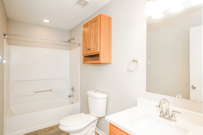 1,585/Mo, 8350 Ingalls Way Camby, IN 46113 Bathroom View