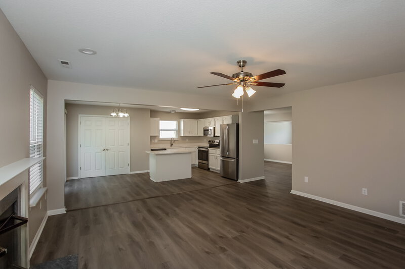 2,595/Mo, 7018 Oldham Drive Indianapolis, IN 46221 Living Room View 2