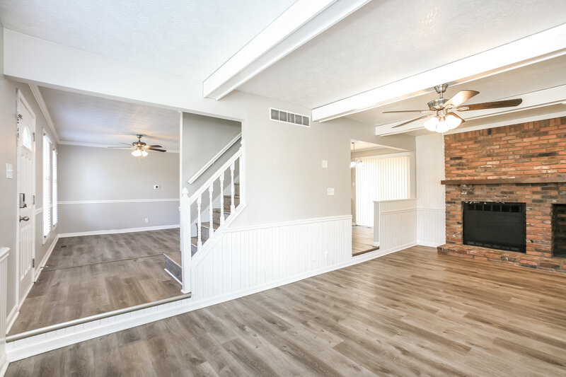 1,970/Mo, 5715 Quail Rd Indianapolis, IN 46278 Living Room View