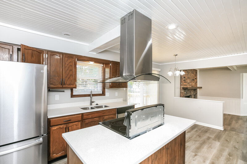 1,970/Mo, 5715 Quail Rd Indianapolis, IN 46278 Kitchen View 2