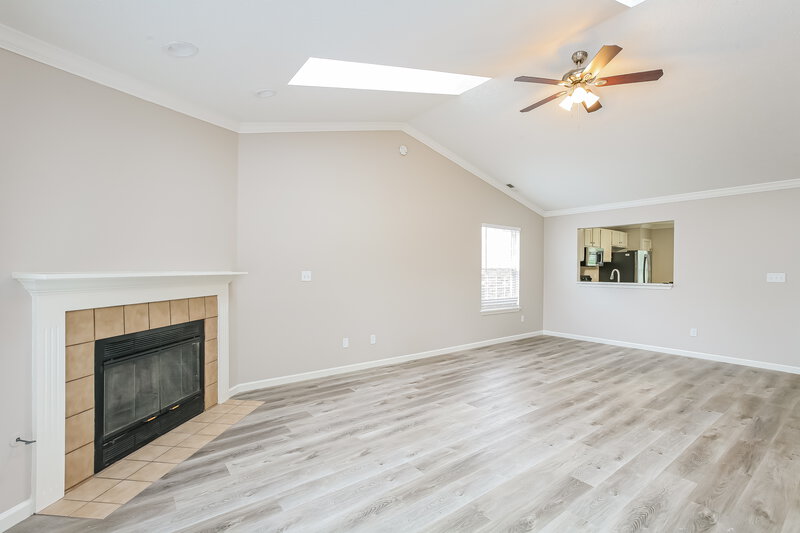 1,995/Mo, 1108 W Southport Rd Indianapolis, IN 46217 Living Room View