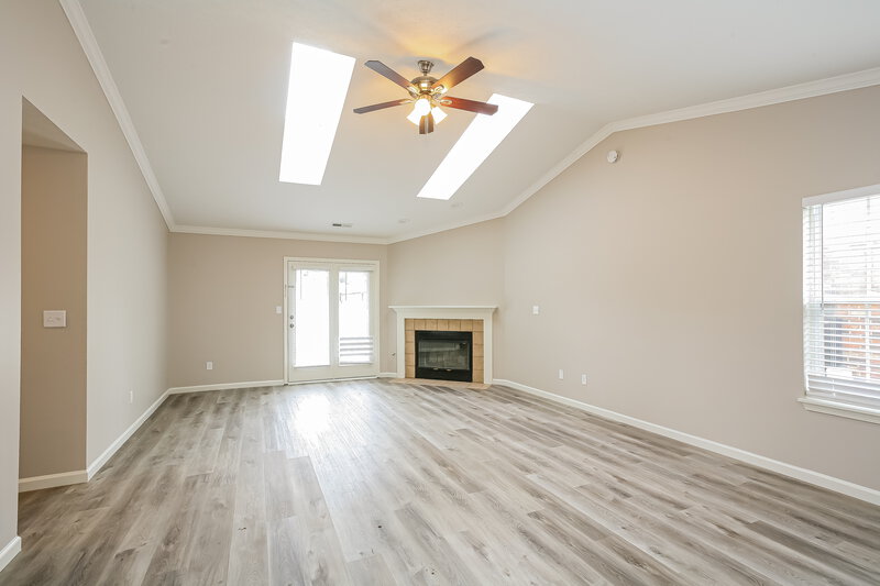 1,995/Mo, 1108 W Southport Rd Indianapolis, IN 46217 Living Room View 2