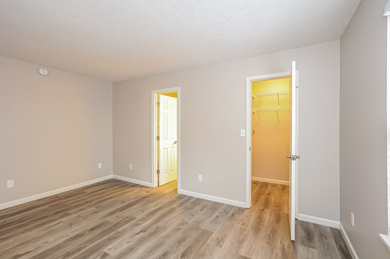 1,995/Mo, 1108 W Southport Rd Indianapolis, IN 46217 Main Bedroom View 2