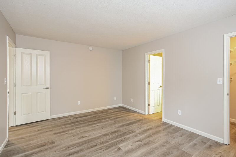 1,995/Mo, 1108 W Southport Rd Indianapolis, IN 46217 Main Bedroom View 3