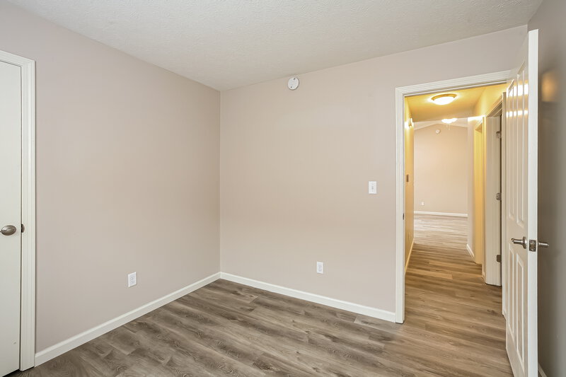 1,995/Mo, 1108 W Southport Rd Indianapolis, IN 46217 Bedroom View 3