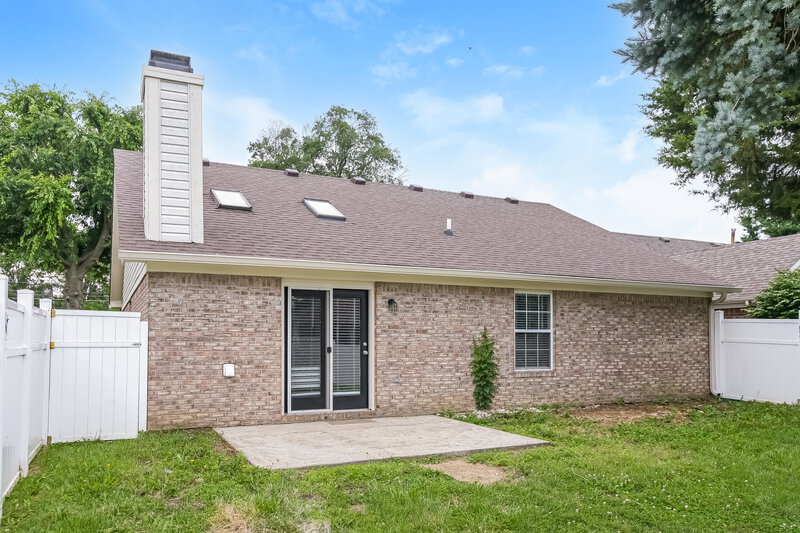 1,995/Mo, 1108 W Southport Rd Indianapolis, IN 46217 Rear View 2