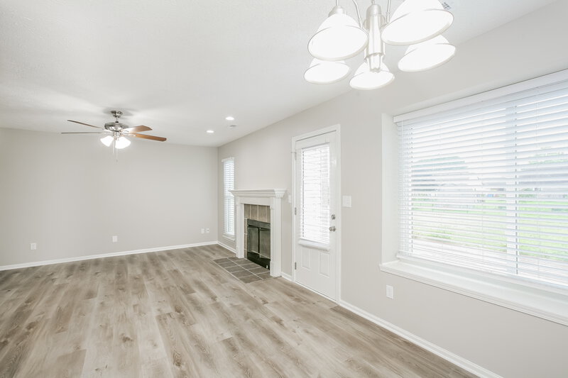2,125/Mo, 7345 Red Rock Rd Indianapolis, IN 46236 Living Room View