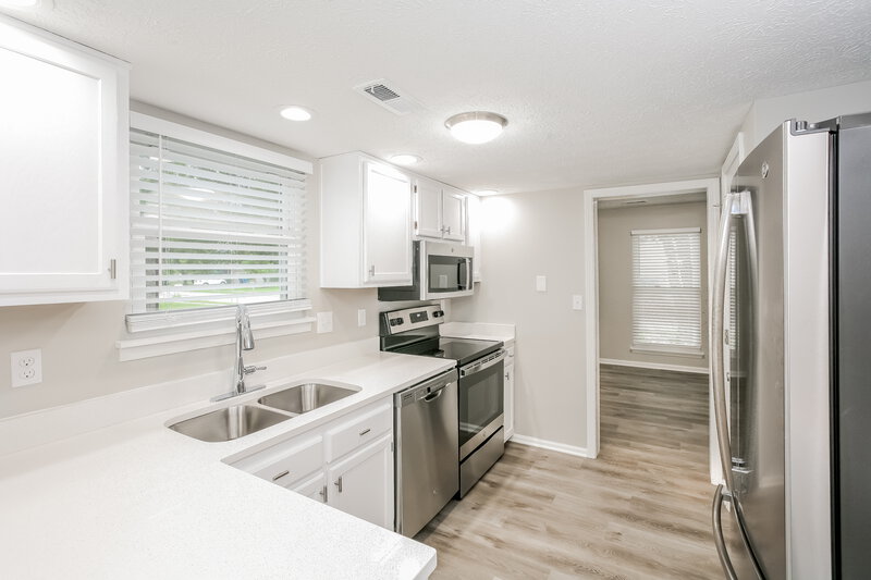 2,125/Mo, 7345 Red Rock Rd Indianapolis, IN 46236 Kitchen View