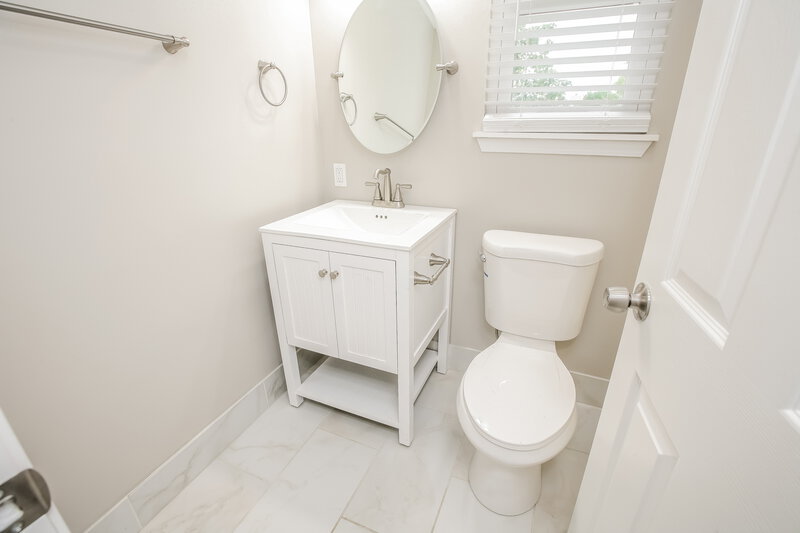 2,125/Mo, 7345 Red Rock Rd Indianapolis, IN 46236 Bathroom View