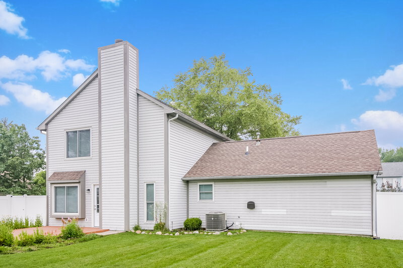 2,125/Mo, 7345 Red Rock Rd Indianapolis, IN 46236 Rear View 2