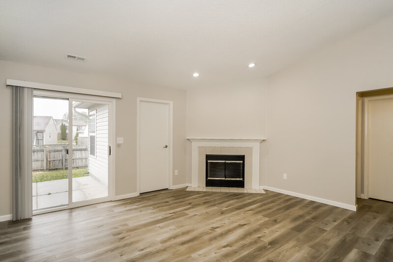 1,560/Mo, 6471 Amick Way Indianapolis, IN 46268 Living Room View