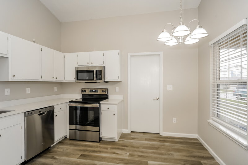 1,560/Mo, 6471 Amick Way Indianapolis, IN 46268 Dining Room View