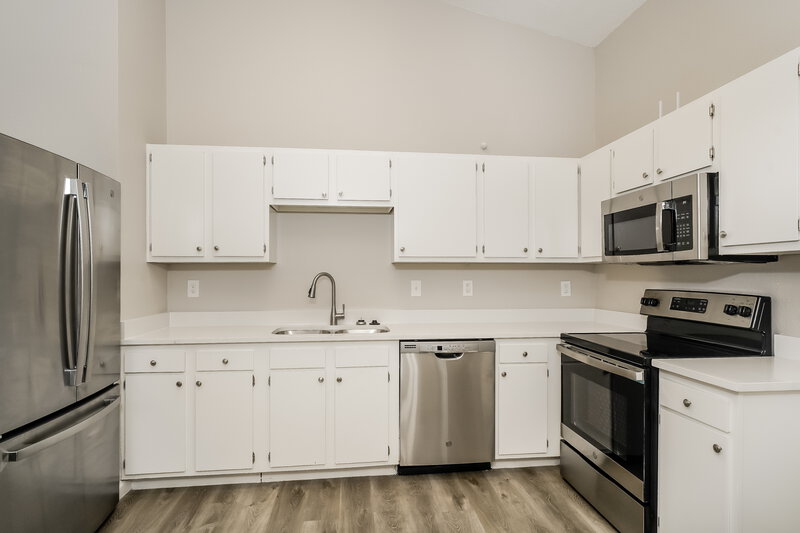 1,560/Mo, 6471 Amick Way Indianapolis, IN 46268 Kitchen View