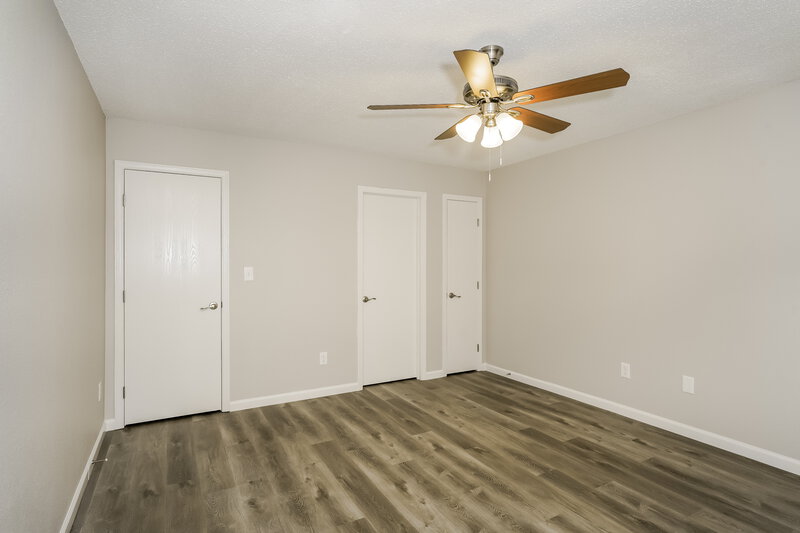 1,560/Mo, 6471 Amick Way Indianapolis, IN 46268 Main Bedroom View 3