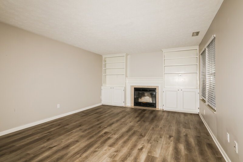 2,350/Mo, 1861 Ambassador Ct Indianapolis, IN 46214 Family Room View