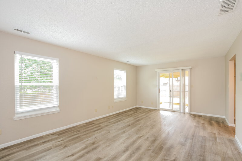 1,825/Mo, 1417 Green Spring Way Greenwood, IN 46143 Living Room View